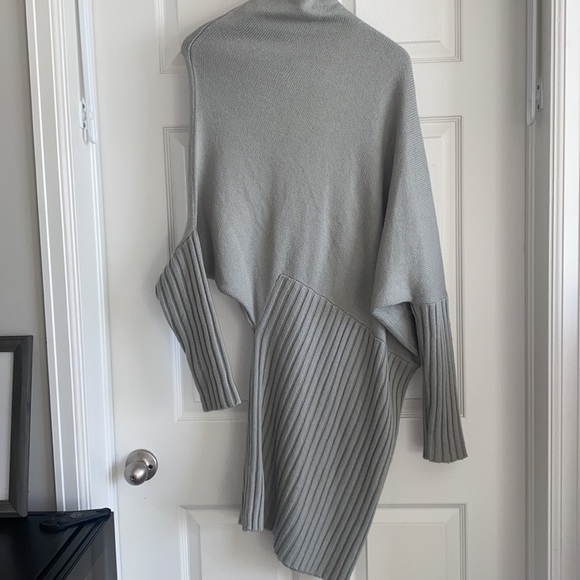 Maurie and Eve Asymmetrical Sweater dress - Picture 4 of 4